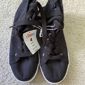 NWT Black lace high-top zipper sneakers